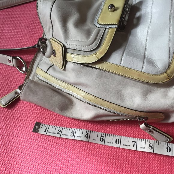 COACH Kristin Spectator Handbag  with 🐍  EXPANDABLE  Sides  👀 EUC - Picture 3 of 10